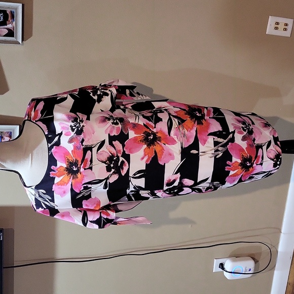 Vince Camuto Dress - Picture 2 of 16